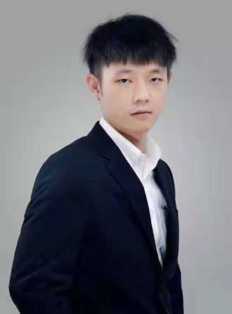 張逸.jpg